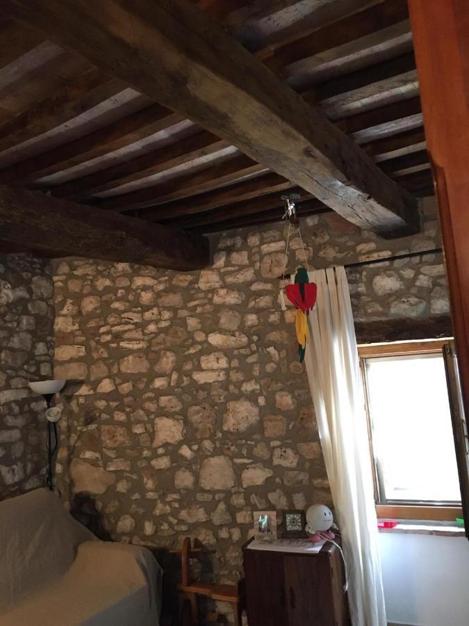 La Casetta Al Roccone Semproniano Eksteriør billede